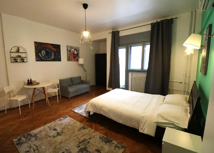 Cozy Old Town Studio - Free Minibar