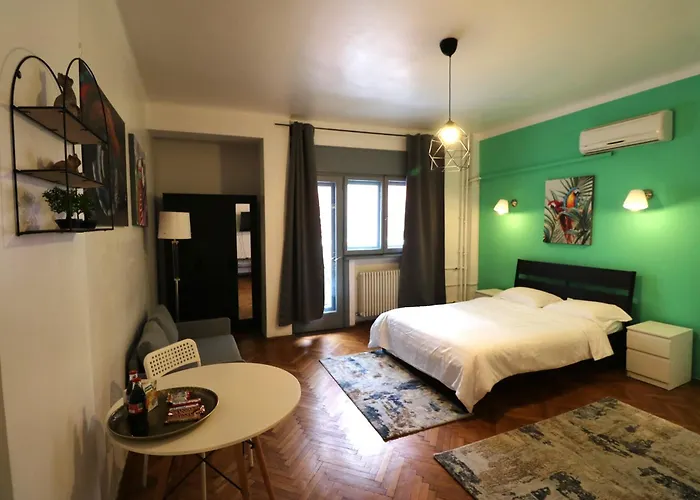Cozy Old Town Studio - Free Minibar